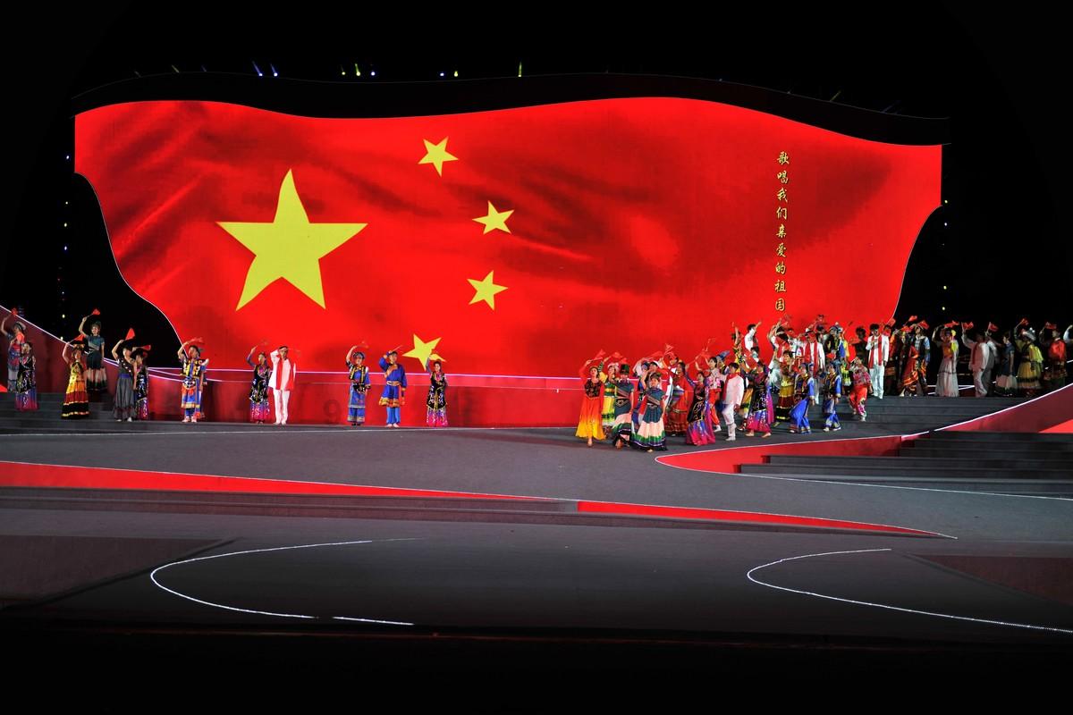 被阿拉伯帝国统治数百年,为何伊朗没有被阿拉伯同化只改了信仰?